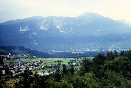 Figure 46 - Rock debris accumulation down slope (Bled, Slovenia).