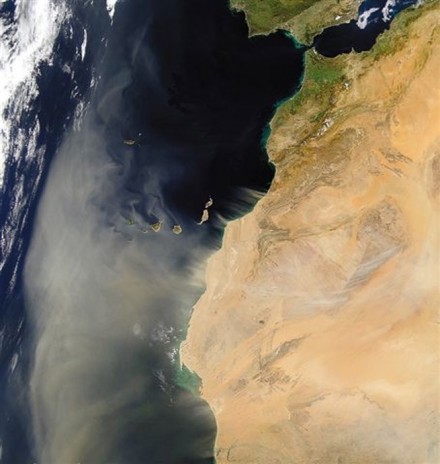 ￼Figure 48 - Dust storm from the Sahara